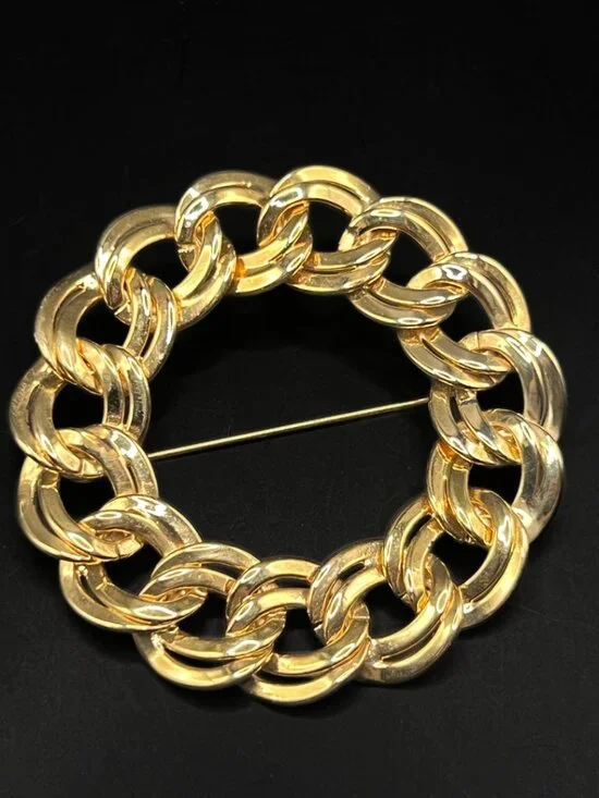 Vintage 1980s Monet Gold Circle Chain Wreath Brooch - Picture 3 of 7